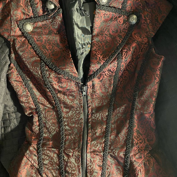 Gothic black and burgundy corset top - Picture 3 of 14